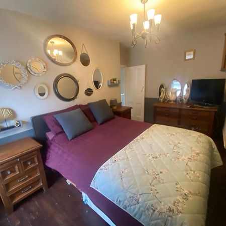 Villa 3 Bed Town House Llandeilo Carmarthenshire Exterior foto